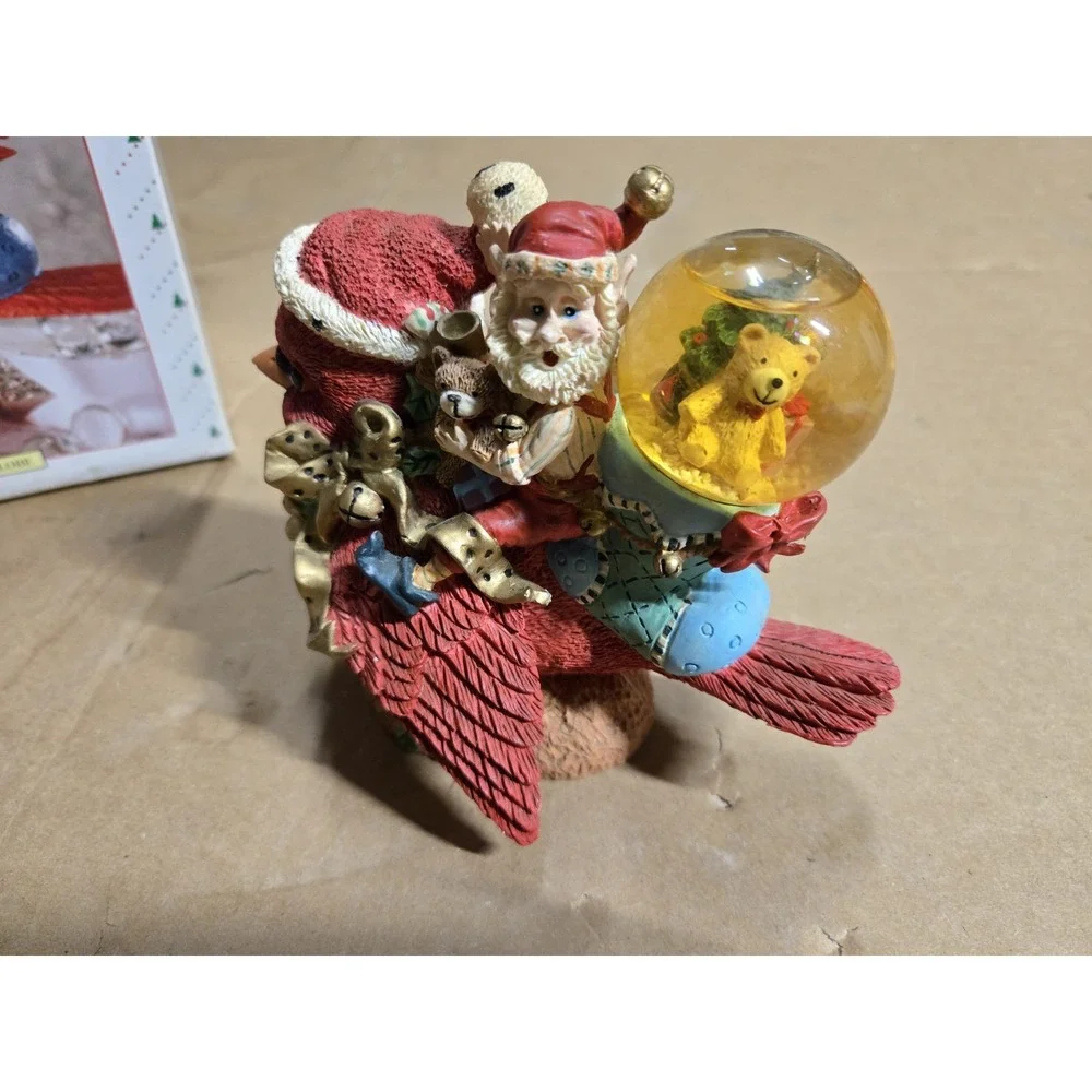 Vintage Holiday Time Cardinal Friends‎ Christmas Water Snow Globe